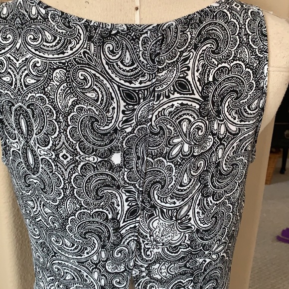 Express Split Back Tank - Picture 3 of 4